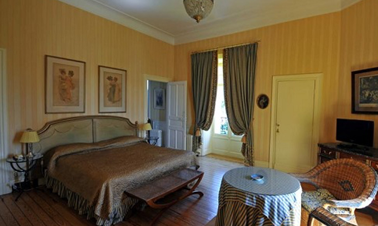 Chateau Du Clair De Lune