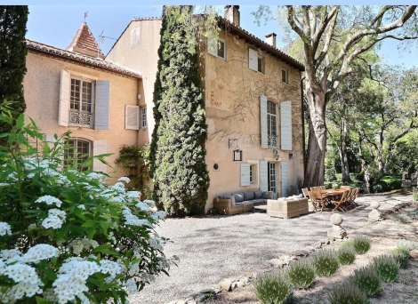 Grande maison provençale près de Saint Rémy de Provence