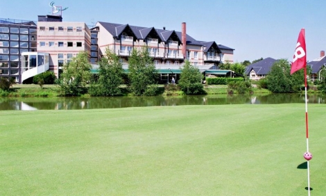 Vue du Golf de Limère et de l&#039;Hôtel Les Portes de Sologne