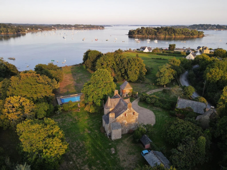 Golfe du Morbihan, Manoir au bord de l&#039;eau