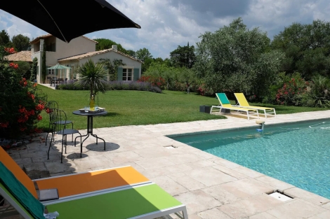 Nîmes, Uzès : Luxueuse villa avec piscine en pleine campagne et à 650m d'Uzès