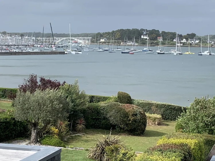 La Trinité, Maison vue port