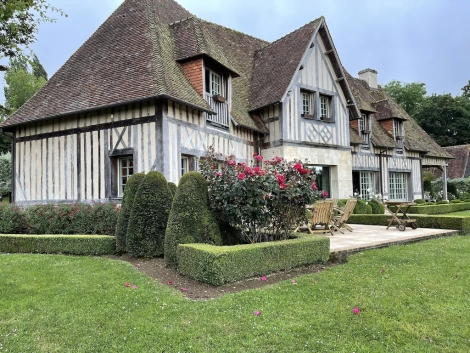 Deauville, villa normande vue mer avec piscine